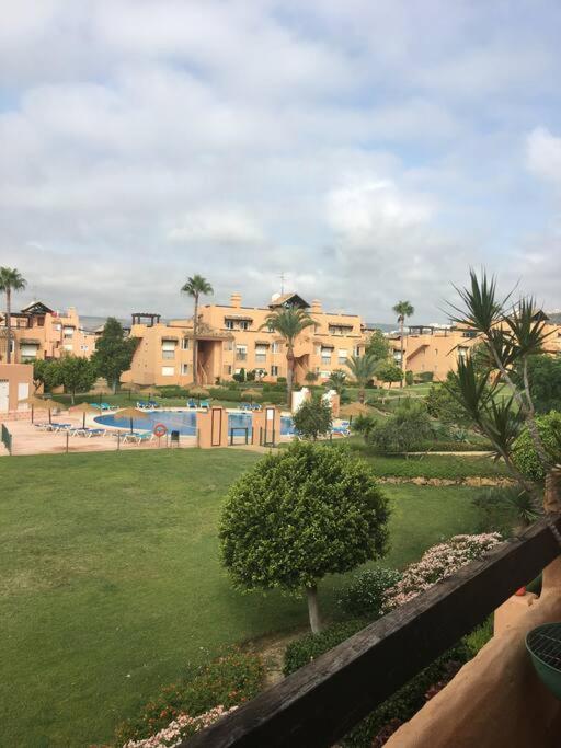 Superbe Appartement Avec Piscine A 800M De La Mer Bahia de Casares Exterior foto
